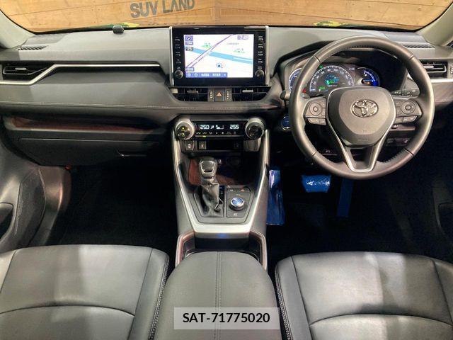 Toyota RAV4 2021-04 8458300-1