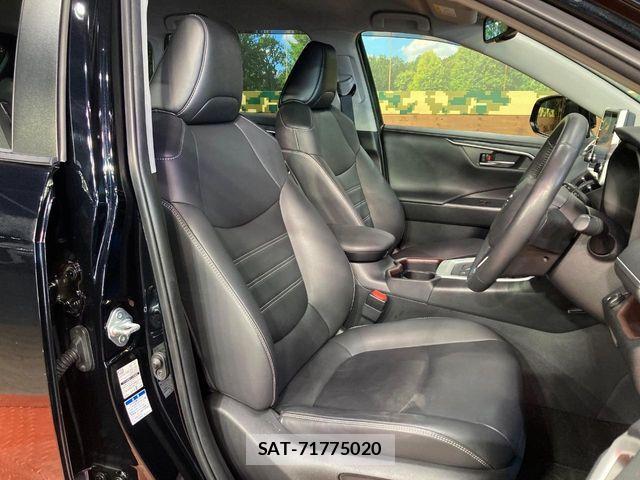 Toyota RAV4 2021-04 8458300-8