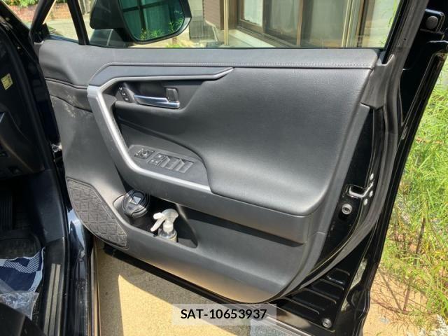 Toyota RAV4 2019-09 8458302-14