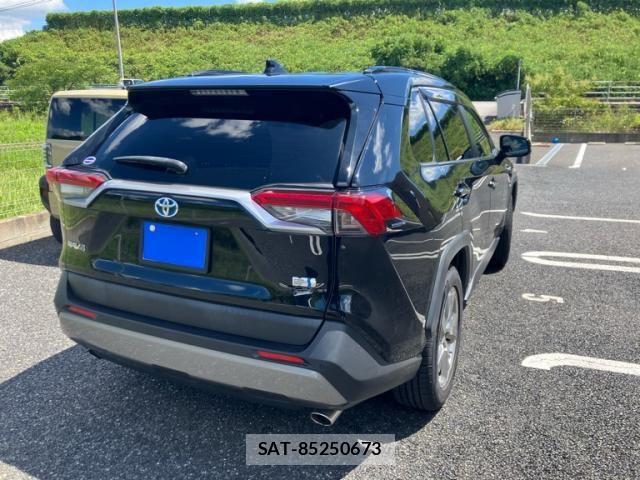 Toyota RAV4 2019-06 8458301-2