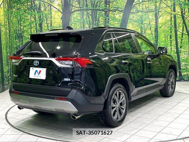 Toyota RAV4 2023-03 8458298-16