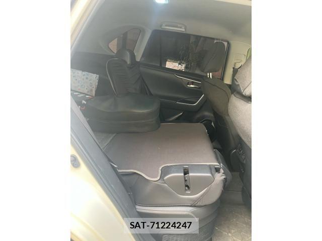 Toyota RAV4 2019-05 8563386-15