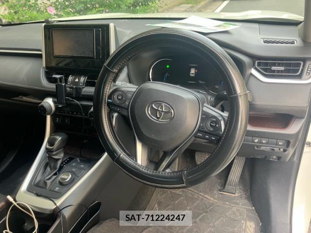 Toyota RAV4 2019-05 8563386-19