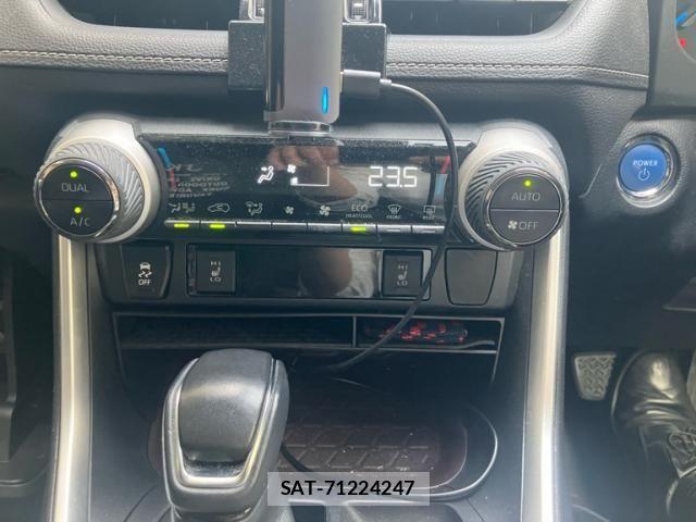 Toyota RAV4 2019-05 8563386-24