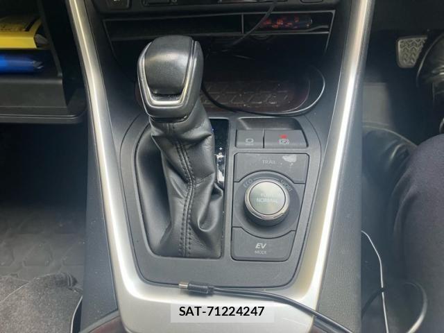 Toyota RAV4 2019-05 8563386-25