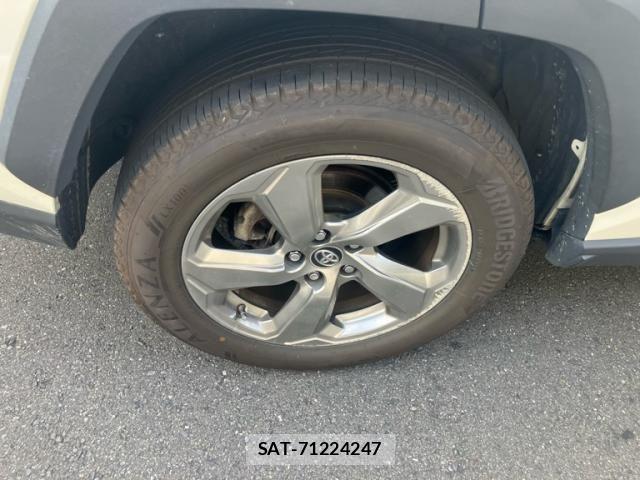 Toyota RAV4 2019-05 8563386-5