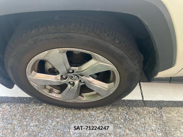 Toyota RAV4 2019-05 8563386-7