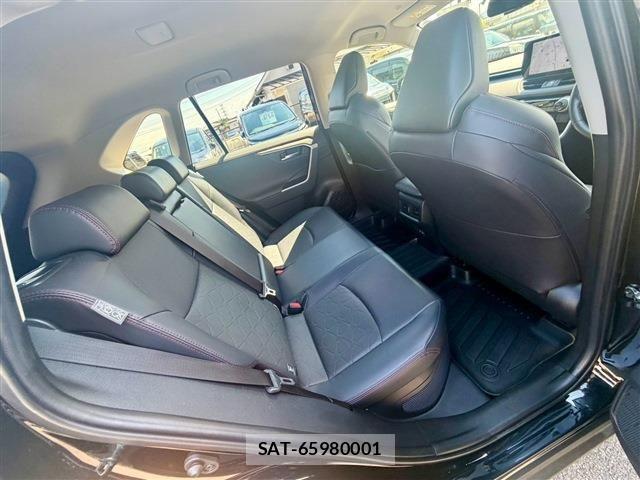 Toyota RAV4 2024-05 8563382-28