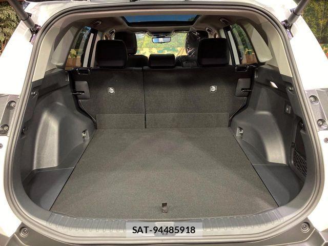 Toyota RAV4 2026-06 8563377-10