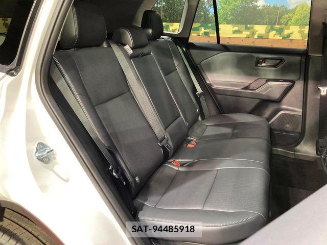 Toyota RAV4 2026-06 8563377-8