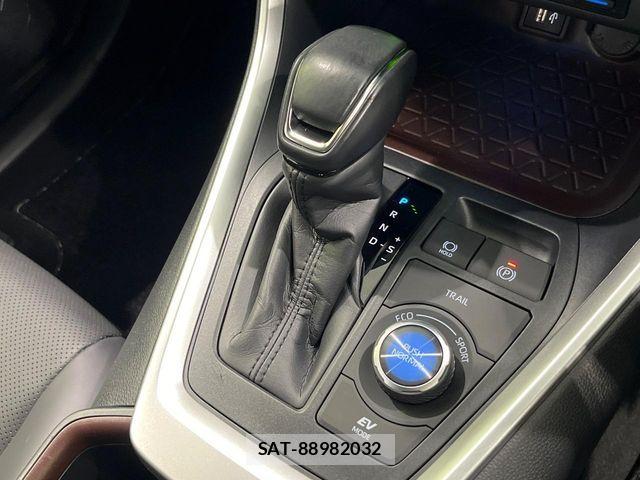 Toyota RAV4 2023-12 8628635-11