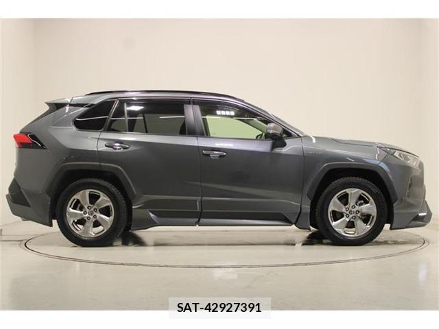 Toyota RAV4 2019-07 8628638-12