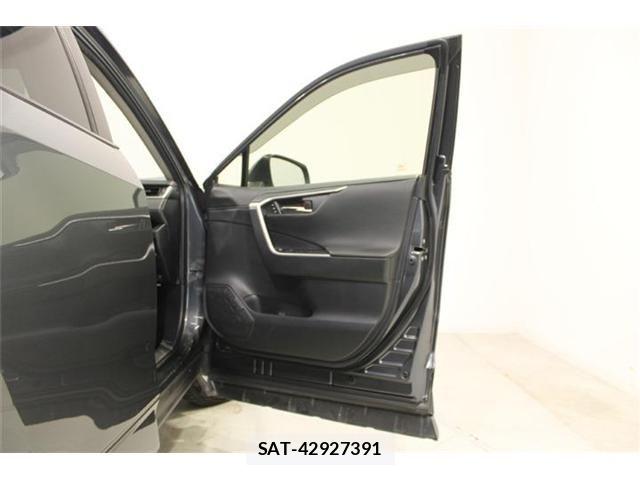 Toyota RAV4 2019-07 8628638-28