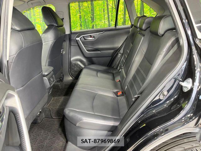 Toyota RAV4 2020-03 8628636-8