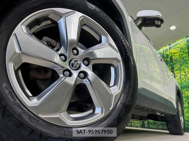 Toyota RAV4 2019-12 8628637-12