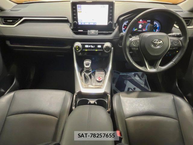 Toyota RAV4 2021-07 8666819-1