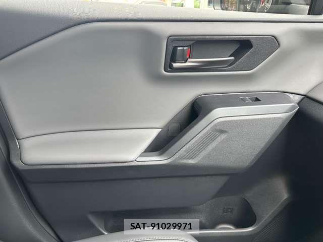 Toyota RAV4 2026-03 8745496-12