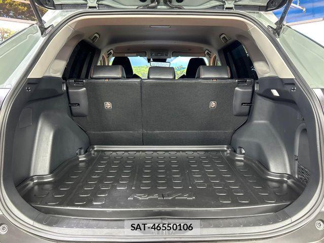Toyota RAV4 2023-08 8745502-9