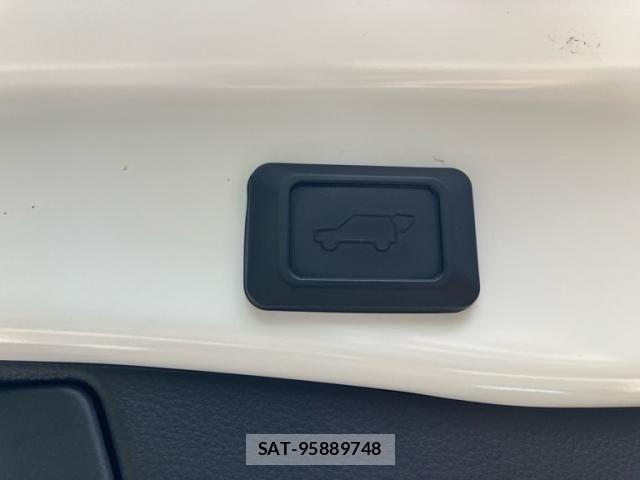 Toyota RAV4 2020-01 8745509-9