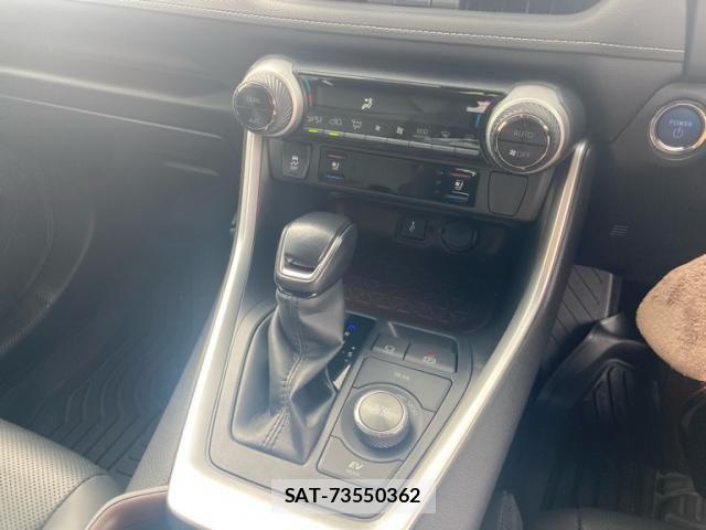 Toyota RAV4 2022-03 8745505-12