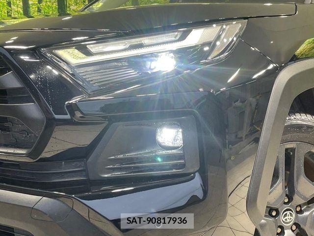 Toyota RAV4 2022-10 8745503-11