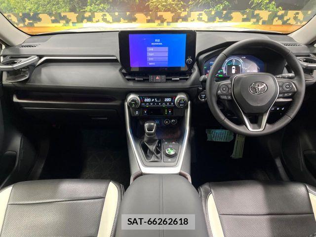 Toyota RAV4 2023-03 8781828-1