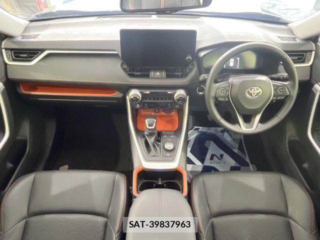 Toyota RAV4 2024-10 8831292-1