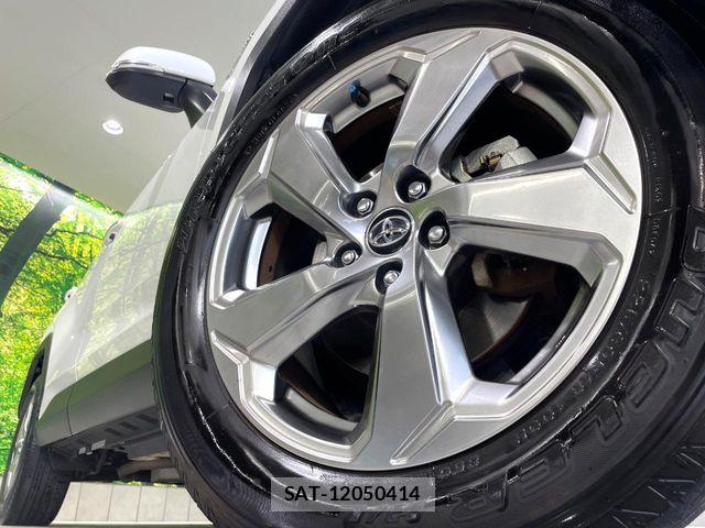 Toyota RAV4 2019-05 8881834-13