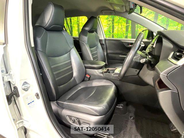 Toyota RAV4 2019-05 8881834-8