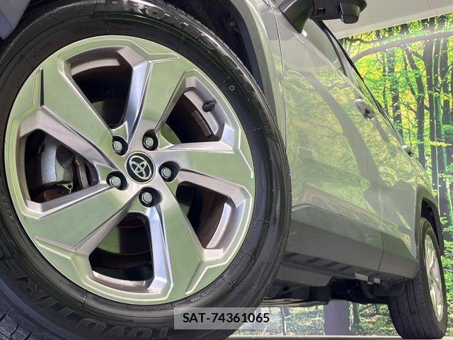 Toyota RAV4 2019-07 8881833-12
