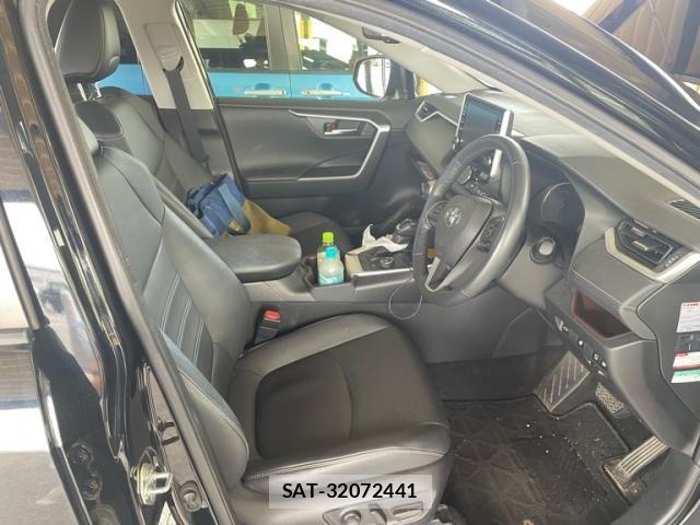 Toyota RAV4 2022-08 8881835-14