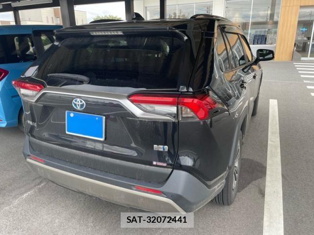 Toyota RAV4 2022-08 8881835-5