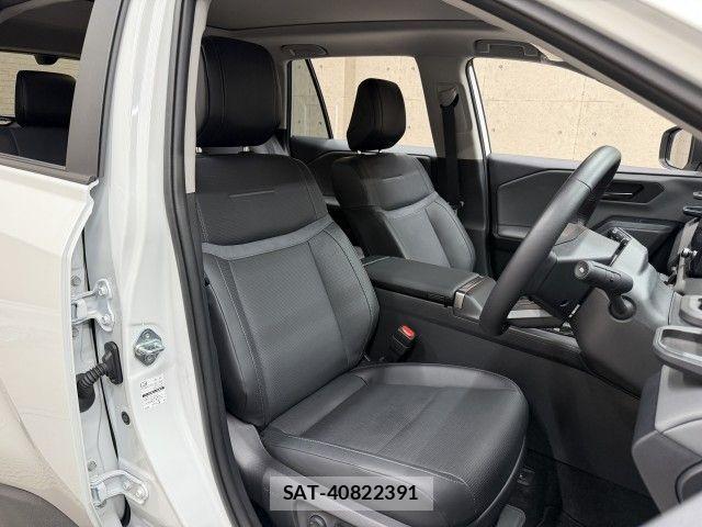 Toyota RAV4 2026-03 8881827-3