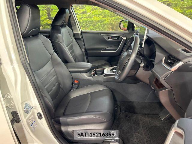 Toyota RAV4 2021-12 8881830-11