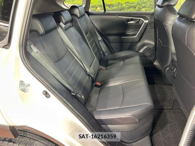 Toyota RAV4 2021-12 8881830-12