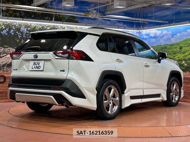Toyota RAV4 2021-12 8881830-17