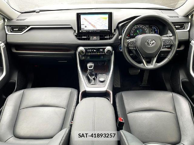 Toyota RAV4 2021-11 8881832-1