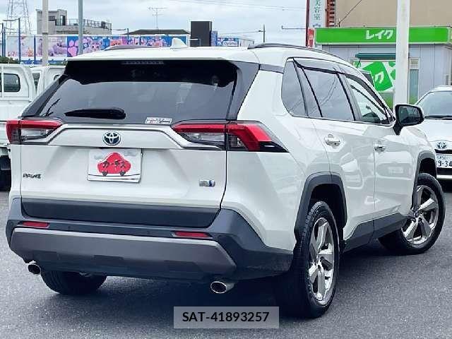 Toyota RAV4 2021-11 8881832-2