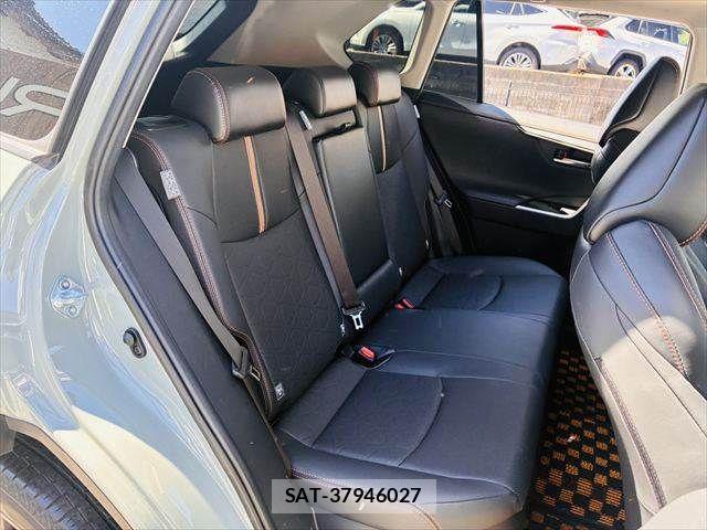 Toyota RAV4 2022-07 8884251-11