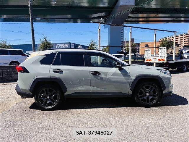 Toyota RAV4 2022-07 8884251-19