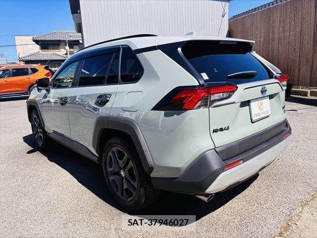 Toyota RAV4 2022-07 8884251-22