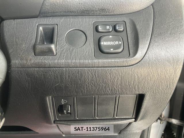 Toyota RAV4 2003-10 7727842-24