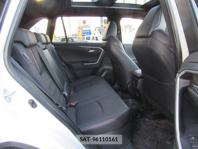 Toyota RAV4 PHV 2023-06 4048149-5