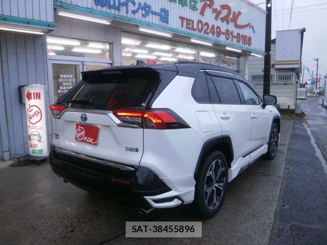 Toyota RAV4 PHV 2021-06 5876882-2