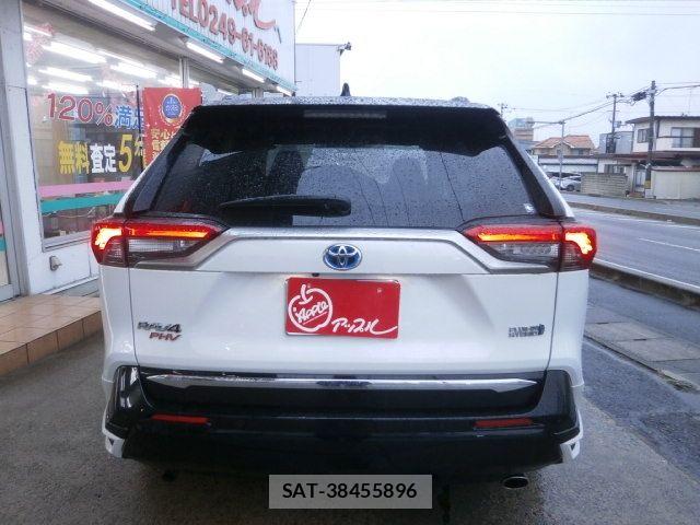 Toyota RAV4 PHV 2021-06 5876882-3