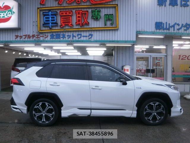 Toyota RAV4 PHV 2021-06 5876882-4