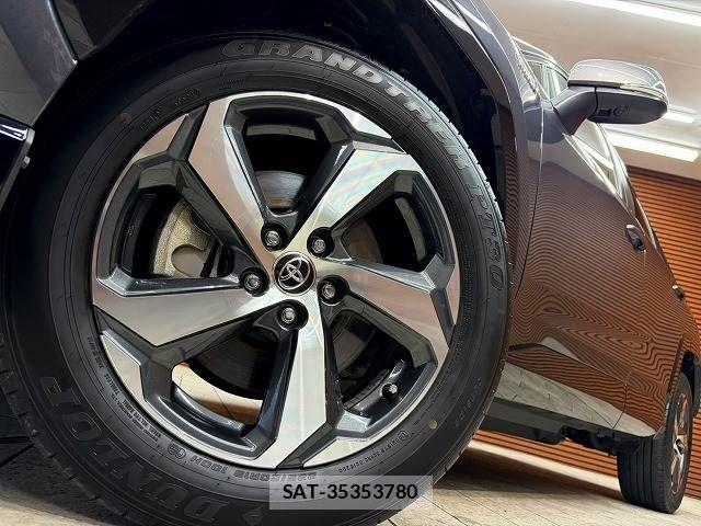 Toyota RAV4 PHV 2023-07 6546648-10