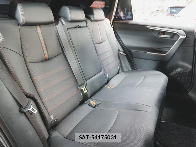 Toyota RAV4 PHV 2021-05 6642328-19