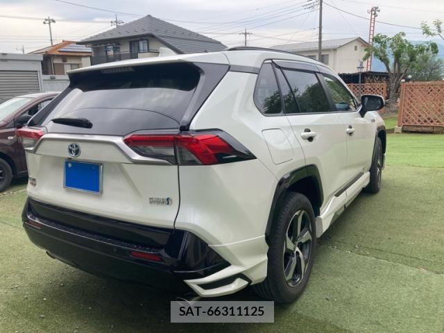Toyota RAV4 PHV 2021-08 6997694-3