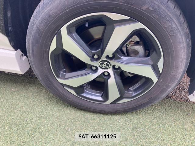 Toyota RAV4 PHV 2021-08 6997694-5